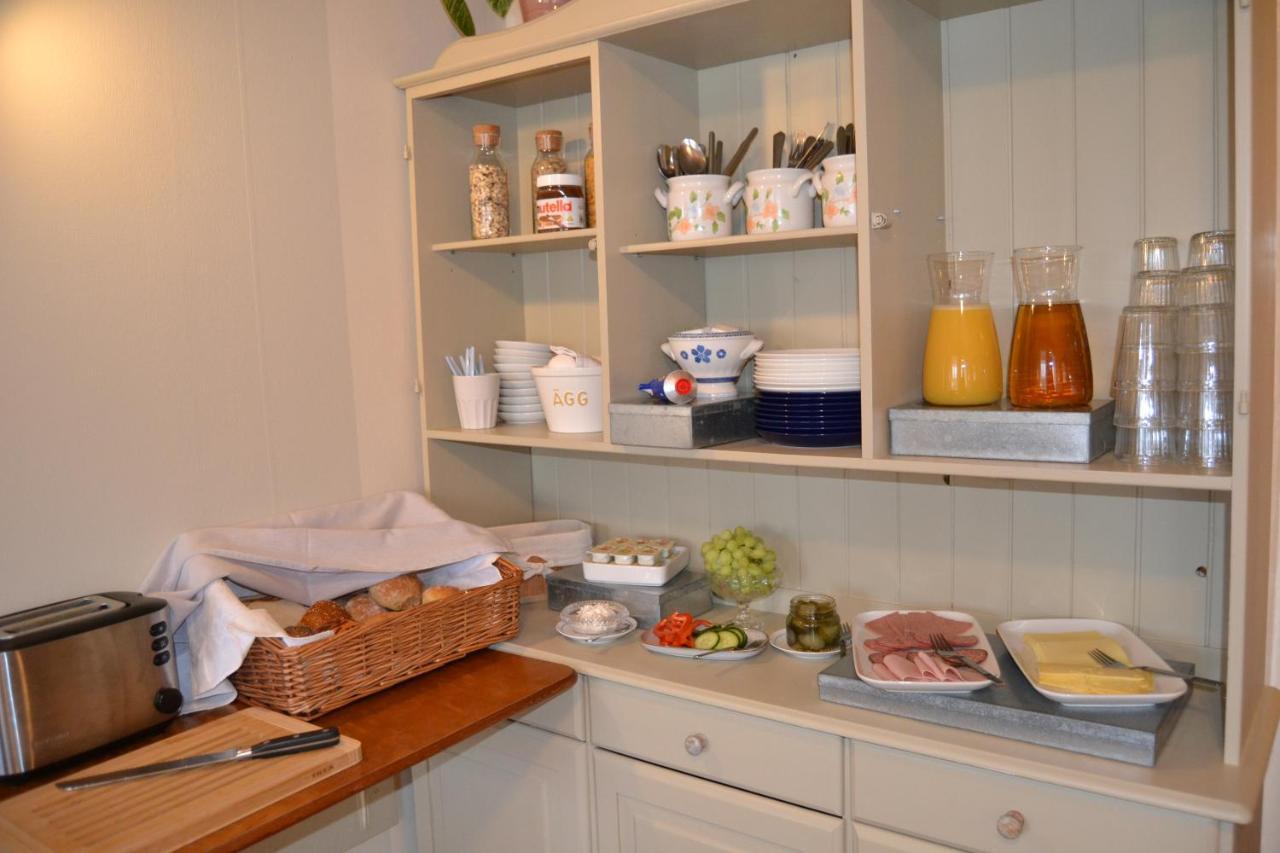 Lilla Hotellet Bed & Breakfast I Alingsas Bagian luar foto