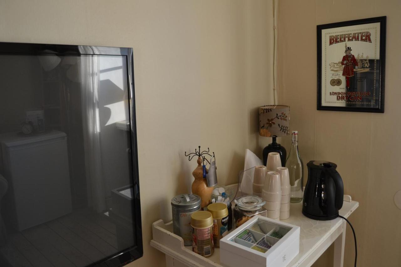 Lilla Hotellet Bed & Breakfast I Alingsas Bagian luar foto