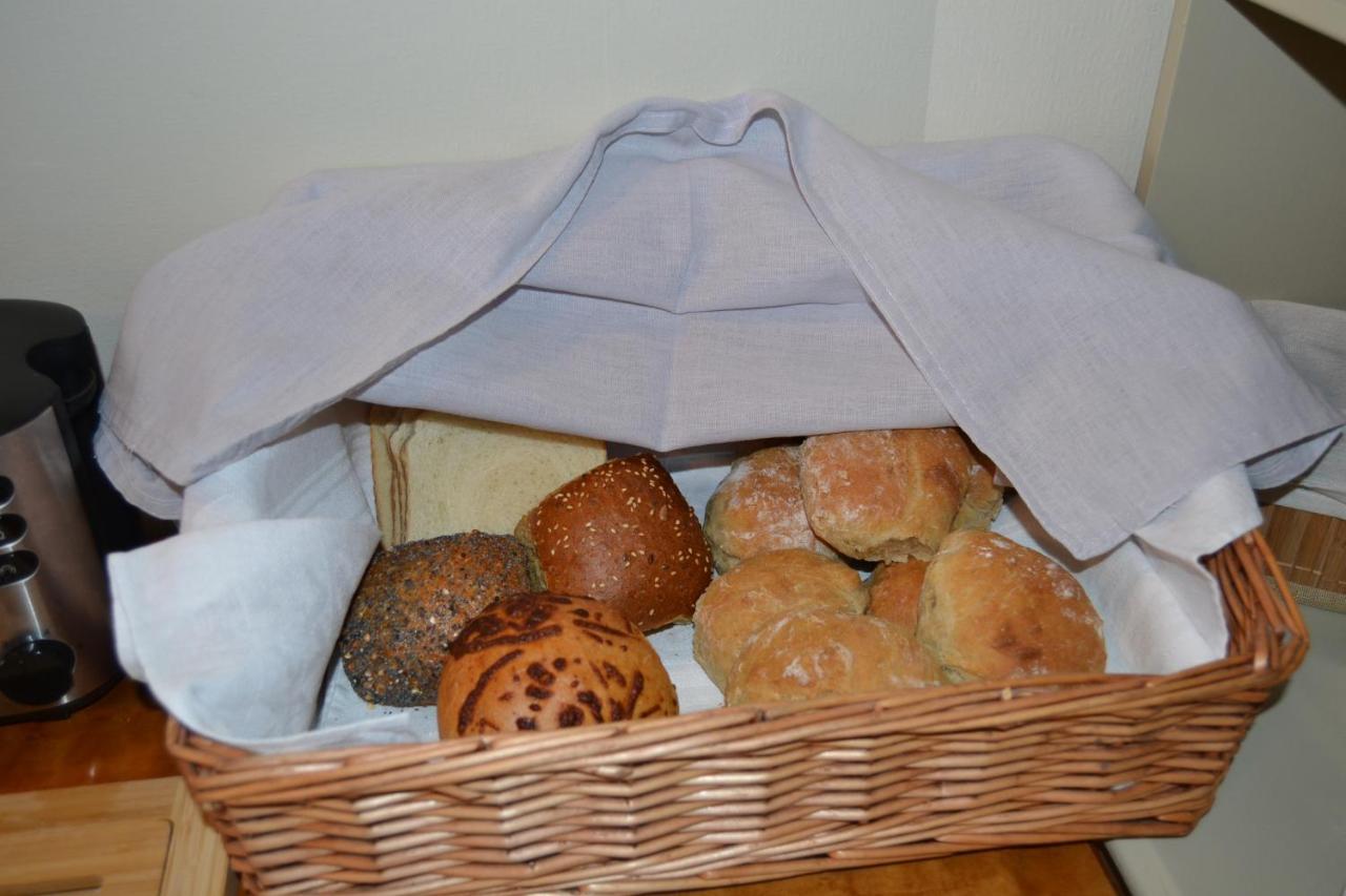 Lilla Hotellet Bed & Breakfast I Alingsas Bagian luar foto